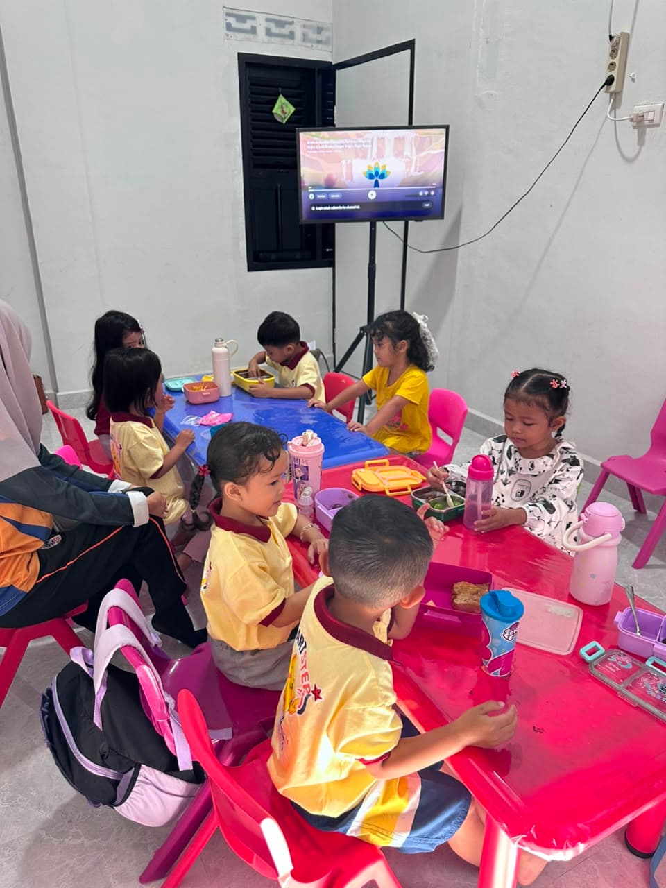 Kegiatan belajar di Smart Step Learning Center