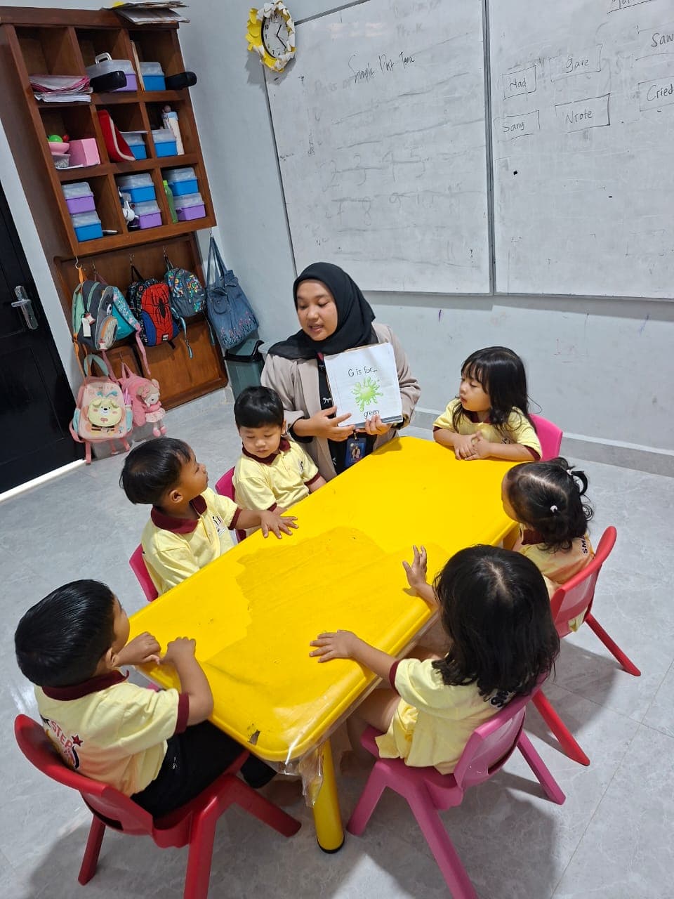 Kegiatan belajar di Smart Step Learning Center